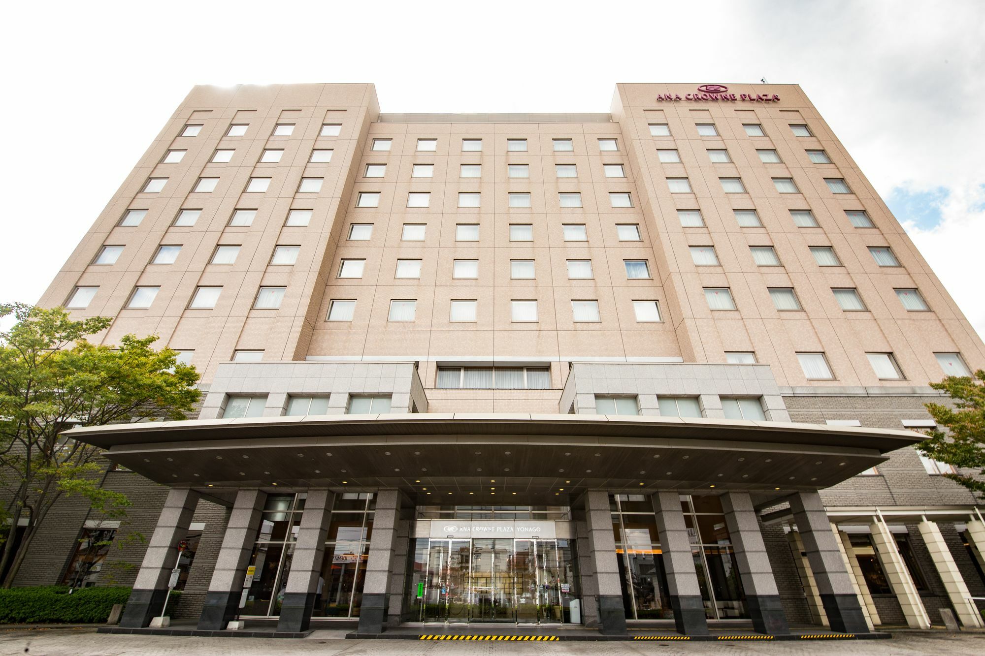 Отель Ana Crowne Plaza Yonago By Ihg Экстерьер фото